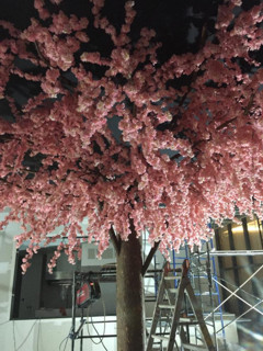 DECORACION DE FIESTAS CON FLORES DE PAPEL